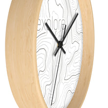 Carica l'immagine nel visualizzatore di Gallery, "Explore" Wall Clock
